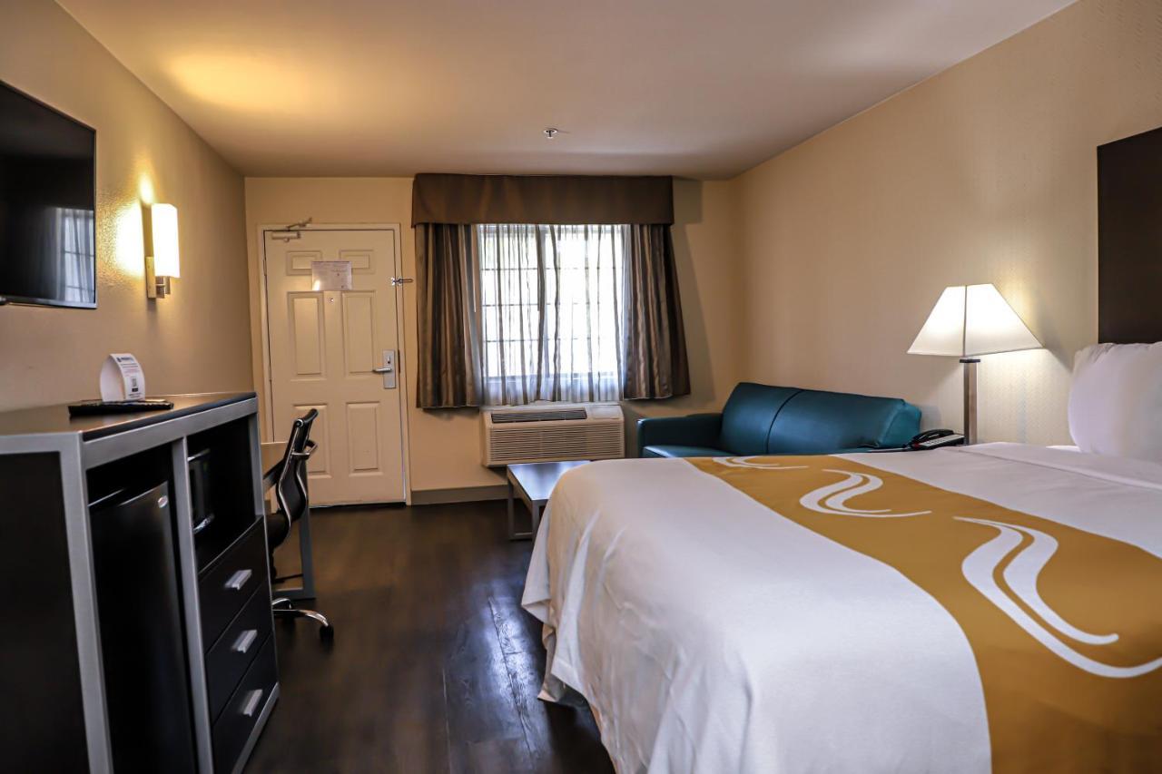 Quality Inn & Suites Camarillo-Oxnard Dış mekan fotoğraf