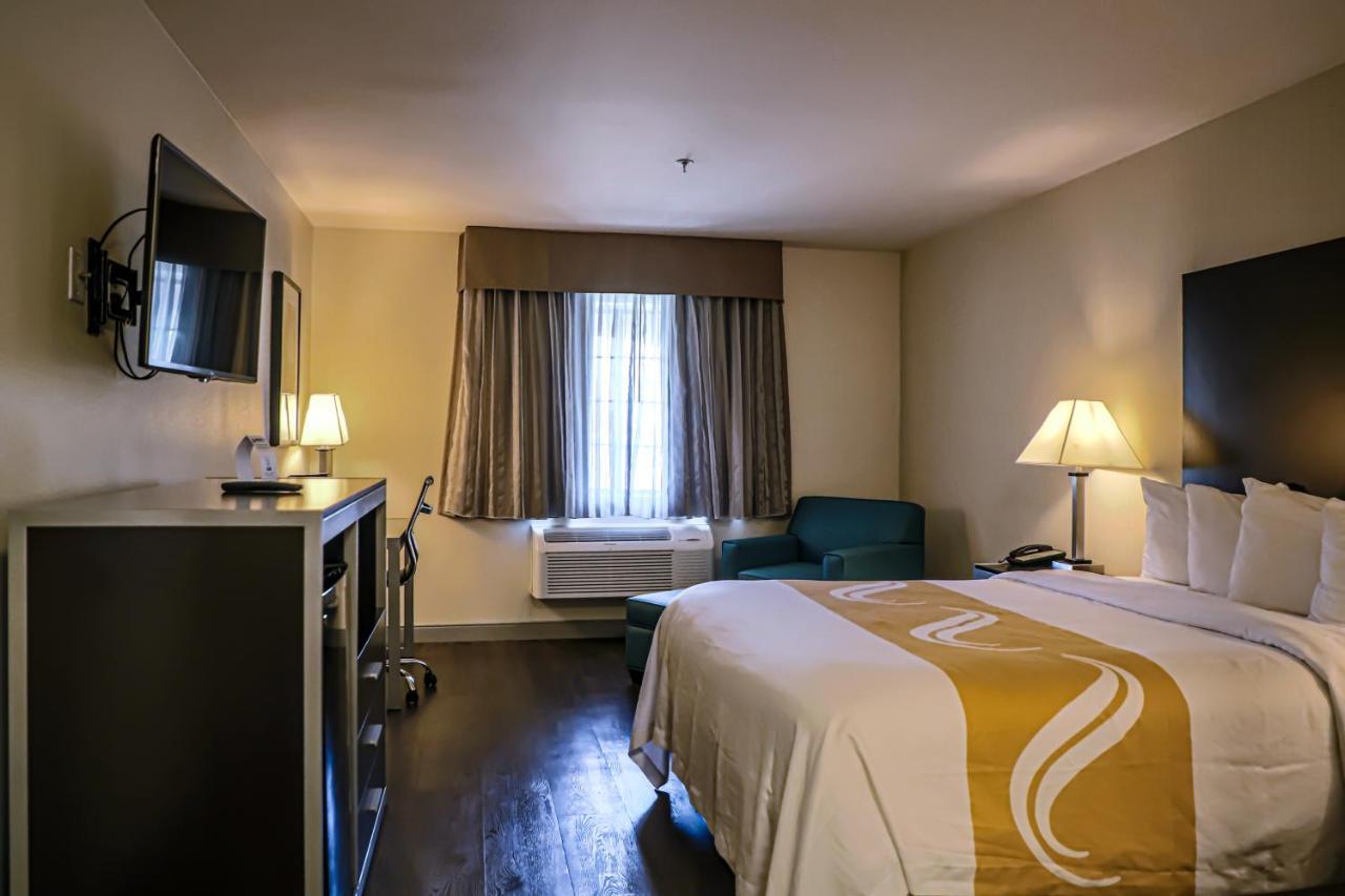 Quality Inn & Suites Camarillo-Oxnard Dış mekan fotoğraf