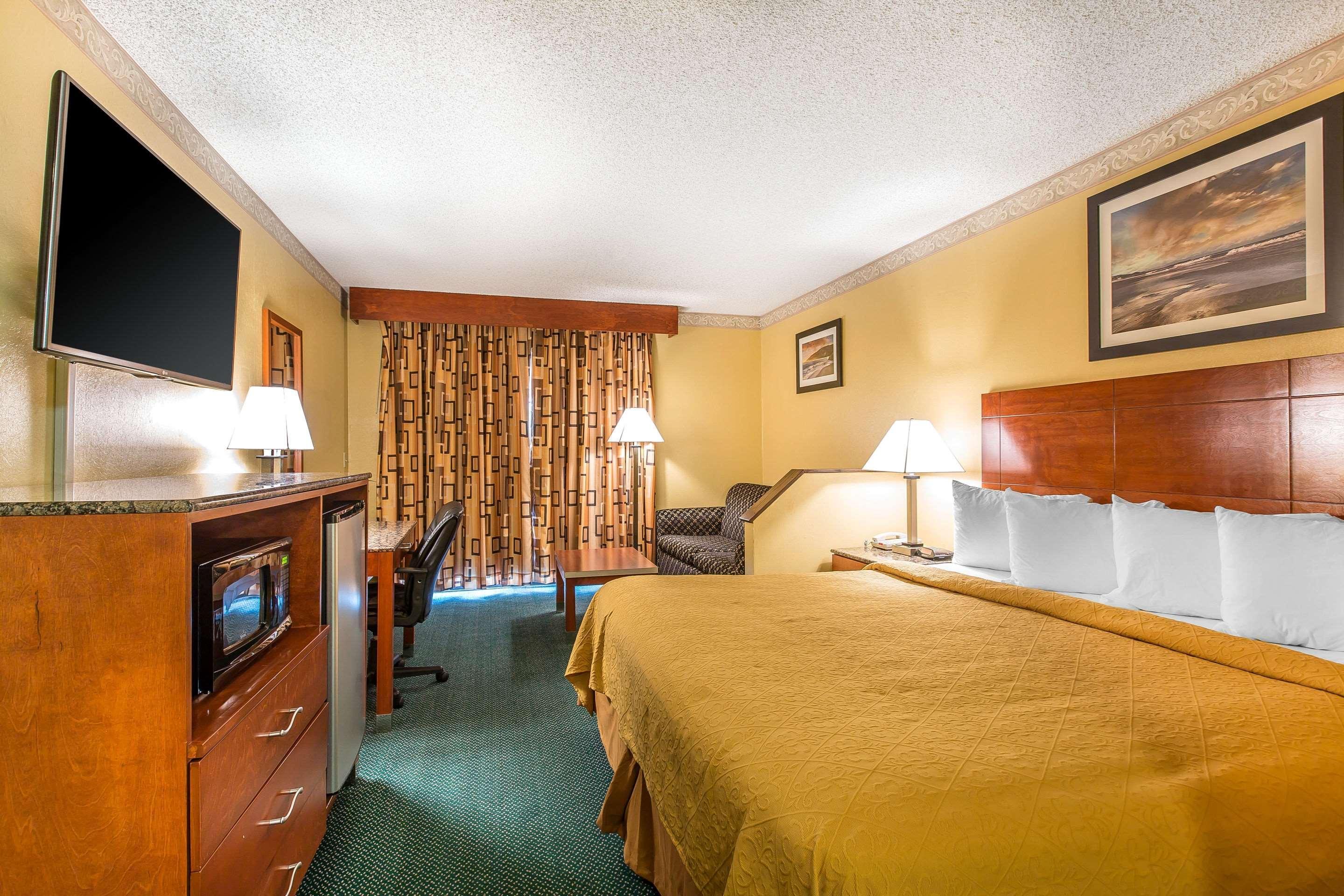 Quality Inn & Suites Camarillo-Oxnard Dış mekan fotoğraf