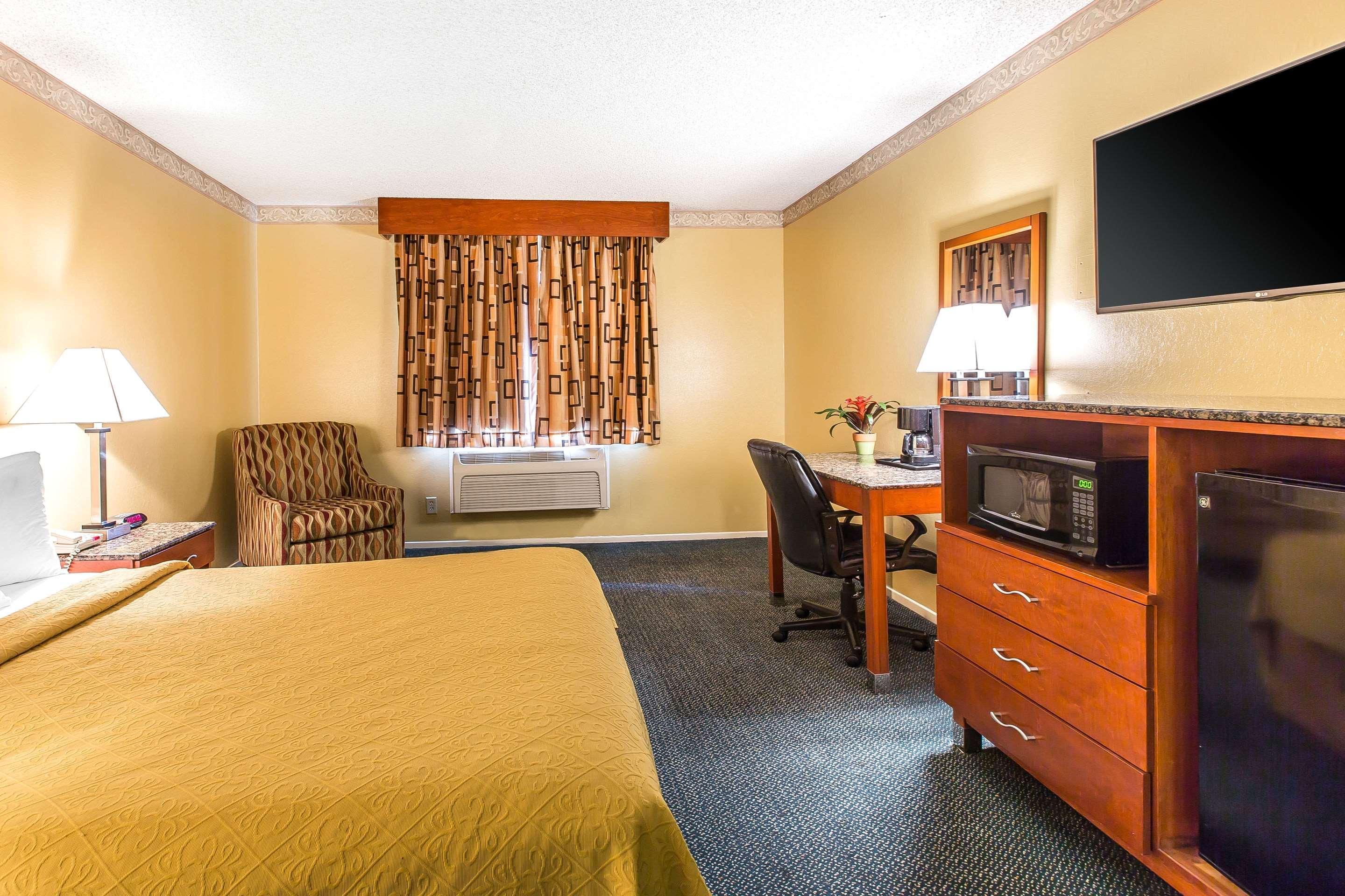 Quality Inn & Suites Camarillo-Oxnard Dış mekan fotoğraf