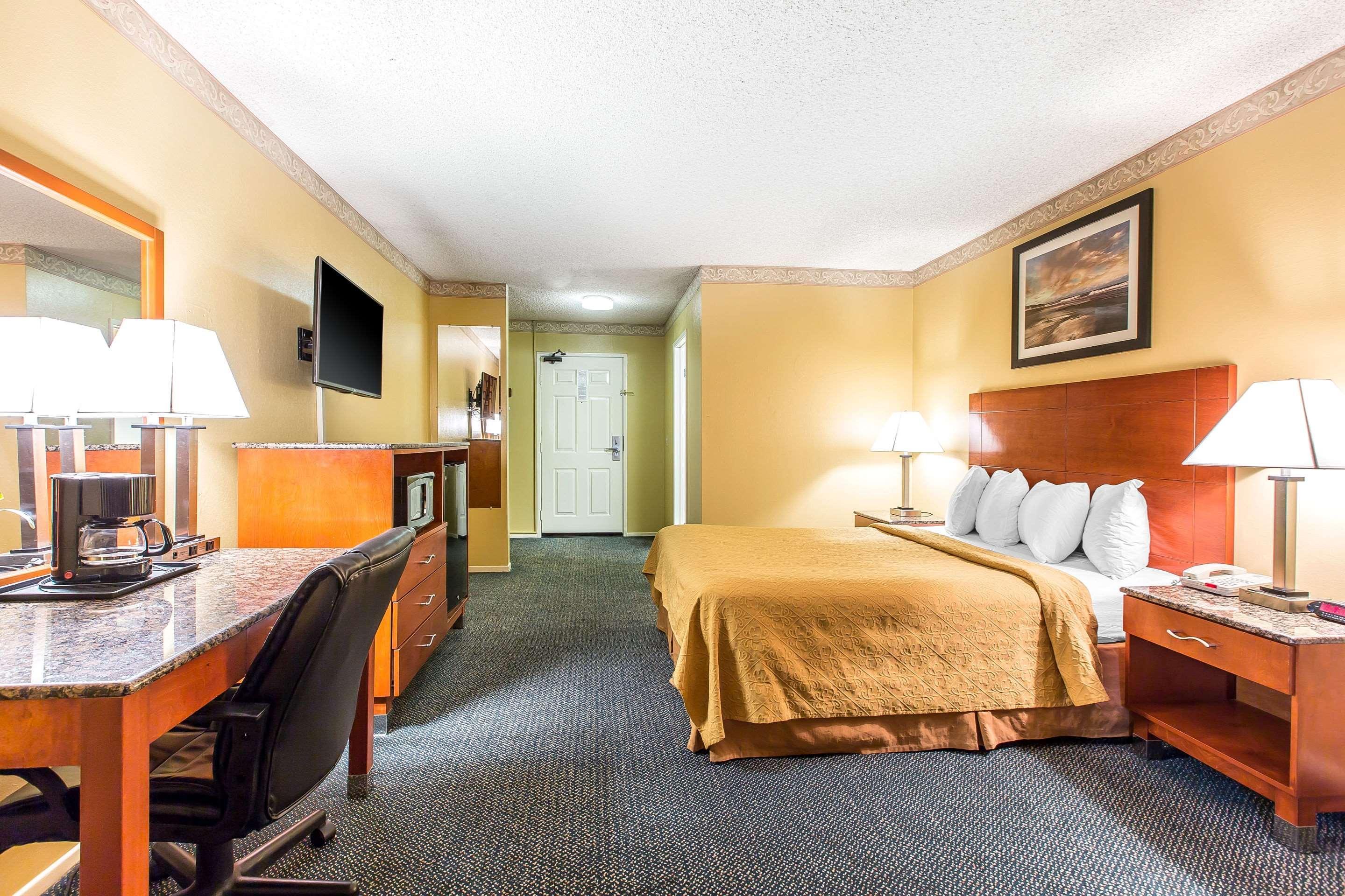 Quality Inn & Suites Camarillo-Oxnard Dış mekan fotoğraf