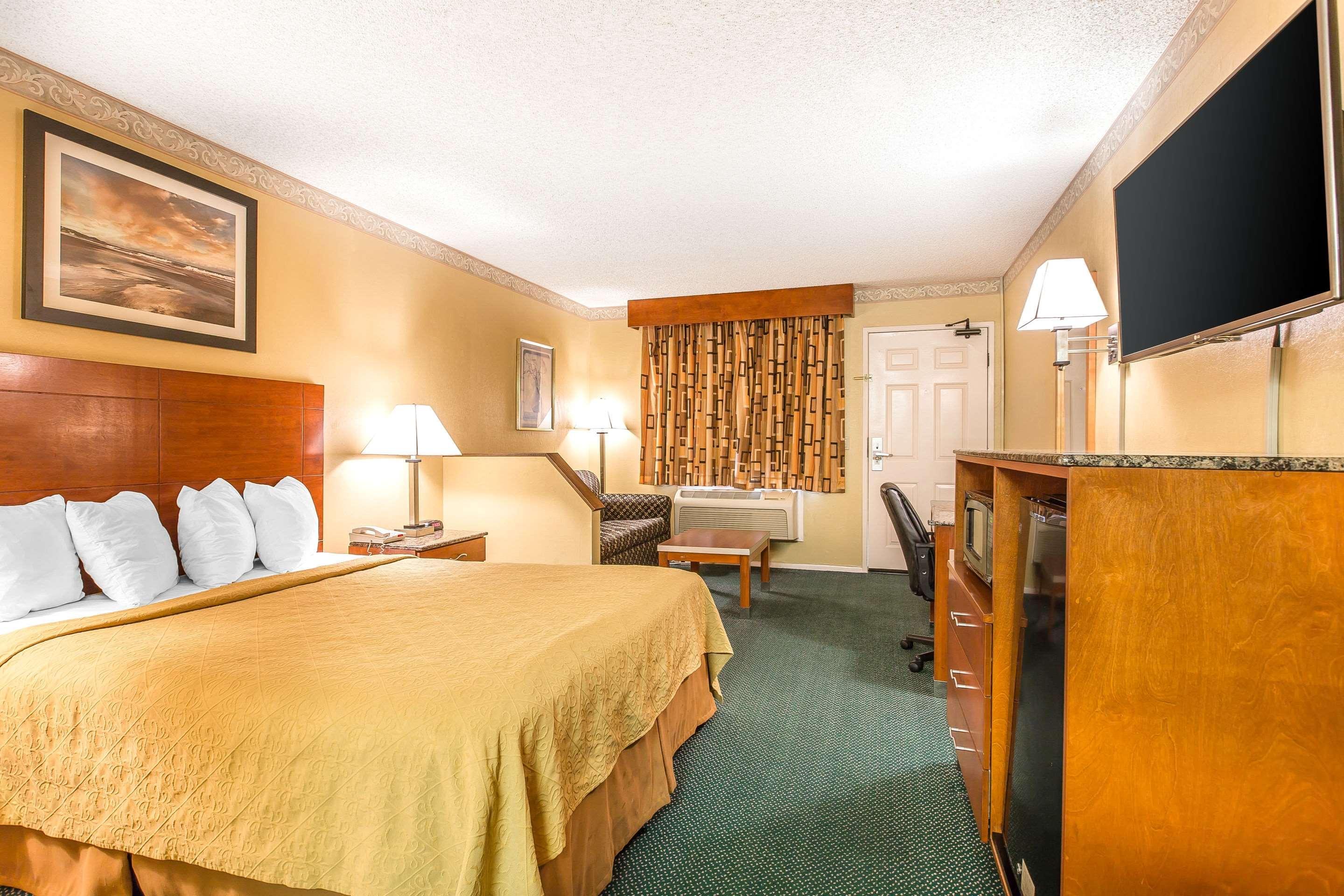 Quality Inn & Suites Camarillo-Oxnard Dış mekan fotoğraf