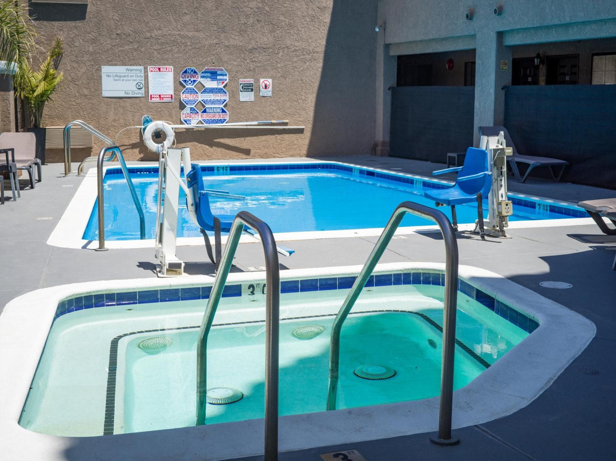 Quality Inn & Suites Camarillo-Oxnard Dış mekan fotoğraf