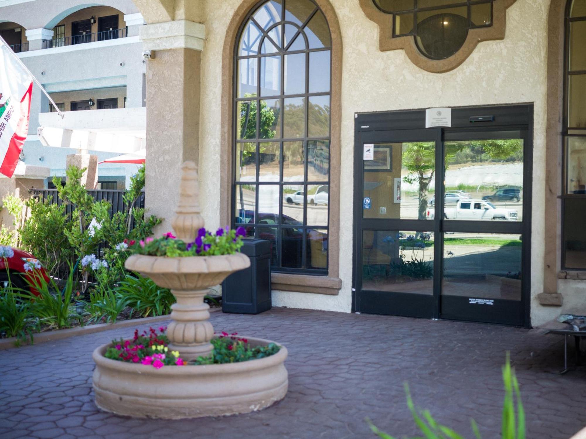 Quality Inn & Suites Camarillo-Oxnard Dış mekan fotoğraf