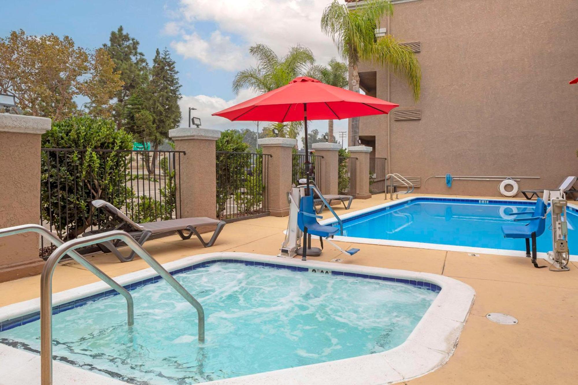 Quality Inn & Suites Camarillo-Oxnard Dış mekan fotoğraf