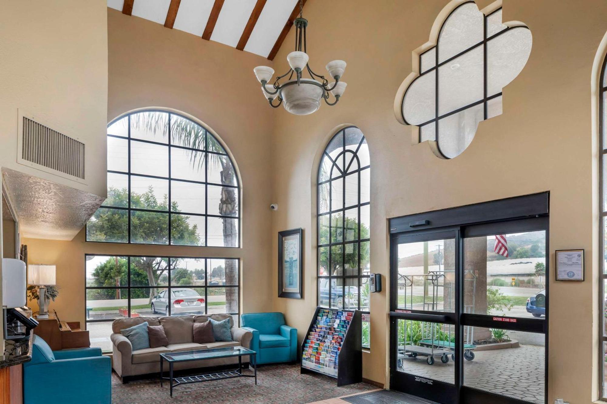 Quality Inn & Suites Camarillo-Oxnard Dış mekan fotoğraf